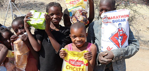 Schulkinder in Namibia erhalten tägliche Mahlzeiten