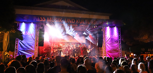Musik & Comedy auf der PASS Bühne beim Aschaffenburg Stadtfest