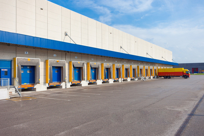 Consulting transport logistics: Retail warehouse location – optimization scenarios