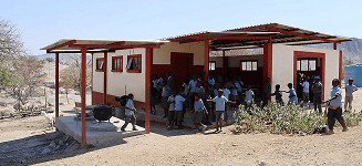Schule Oroutumba Bilder der Schule von außen