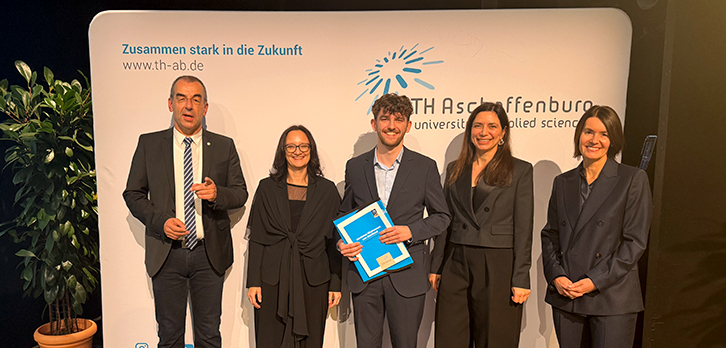 PASS prämierte besten Bachelor-Abschluss im Studiengang Software Design an der TH Aschaffenburg PASS prämierte besten Bachelor-Abschluss im Studiengang Software Design an der TH Aschaffenburg